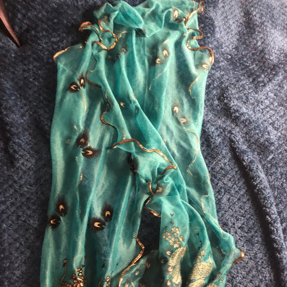 Fashion Scarf - Picture 3 of 3